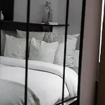 3 Stylish At A Great Location In * גנט