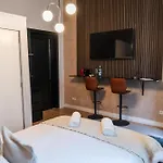 דירה 3 Stylish At A Great Location In