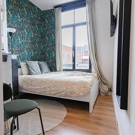 3 Stylish At A Great Location In Ghent