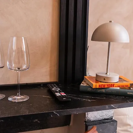 3 Stylish At A Great Location In Gante
