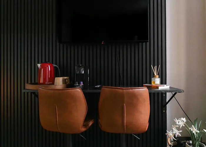 3 Stylish At A Great Location In Гент