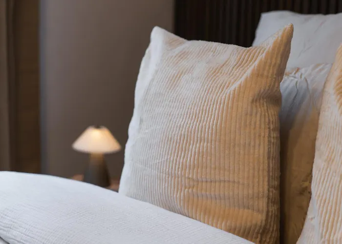 Апартаменты 3 Stylish At A Great Location In