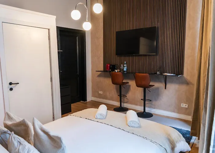 Апартаменты 3 Stylish At A Great Location In