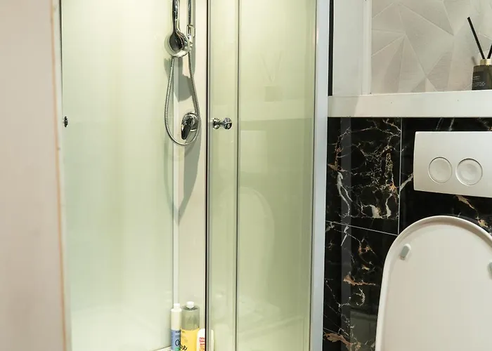 3 Stylish At A Great Location In Гент