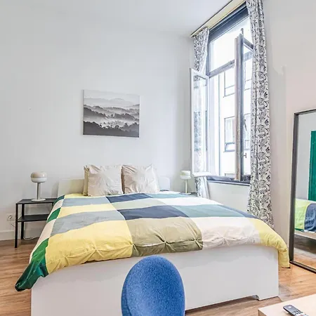 3 Stylish At A Great Location In