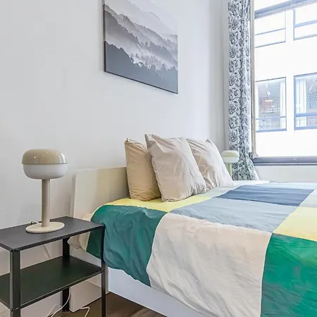 3 Stylish At A Great Location In Apartamento