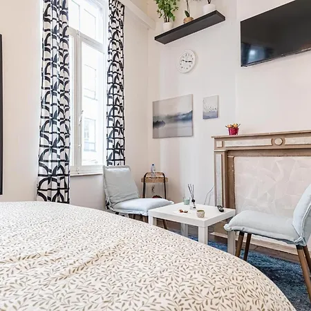 3 Stylish At A Great Location In